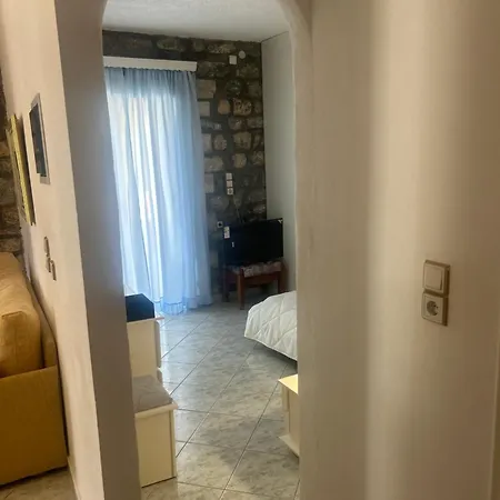 Terra Mani Stone شقة ييروميلين