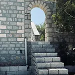 Terra Mani Stone * Yerolimin