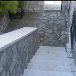 Appartamento Terra Mani Stone Yerolimin