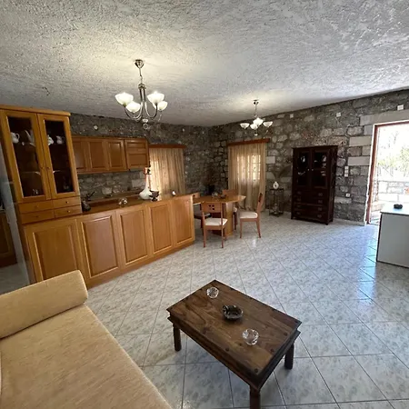 Terra Mani Stone Lejlighed