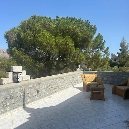 Apartamento Terra Mani Stone Yerolimin