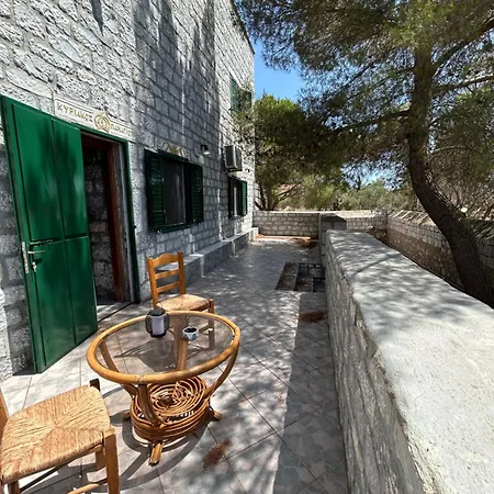 Terra Mani Stone Lejlighed