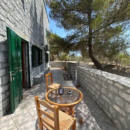 Terra Mani Stone Lejlighed