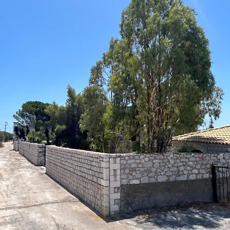 Terra Mani Stone Apartamento Yerolimin