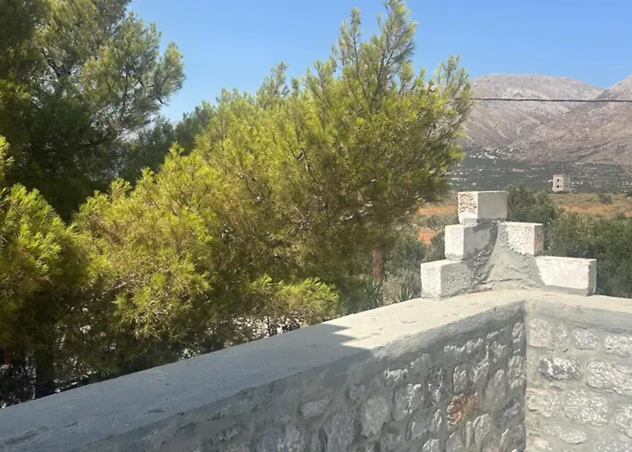 Terra Mani Stone Γερολιμένας