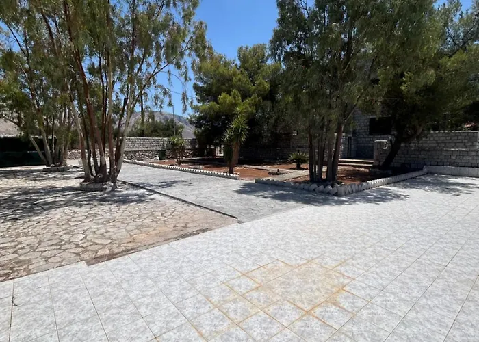 Apartamento Terra Mani Stone Yerolimin