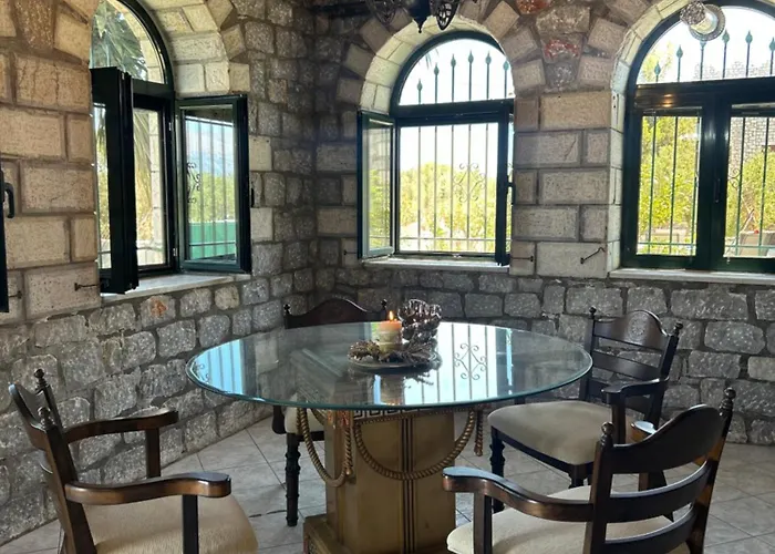 Terra Mani Stone Γερολιμένας