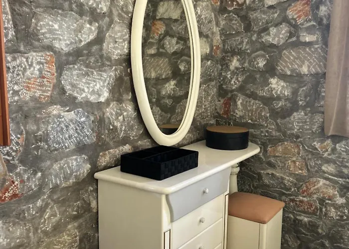 Apartamento Terra Mani Stone Yerolimin