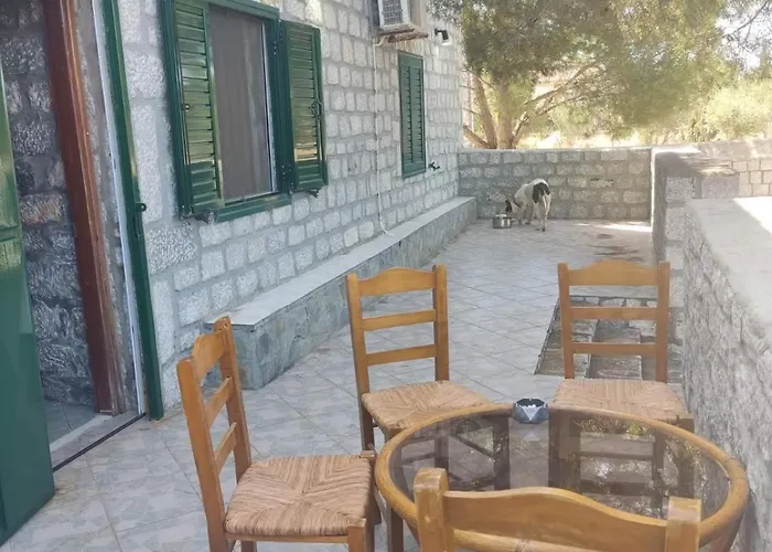 Terra Mani Stone Γερολιμένας